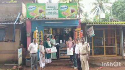 ಶಿರಸಿ: ಯಲ್ಲಾಪುರ ನಾಕಾ ಸೇರಿದಂತೆ ವಿವಿಧೆಡೆ ಅನಧಿಕೃತ ತಂಬಾಕು ಉತ್ಪನ್ನಗಳನ್ನು ಮಾರಾಟ ಮಾಡುತ್ತಿದ್ದ ಅಂಗಡಿಗಳ ಮೇಲೆ ದಾಳಿ