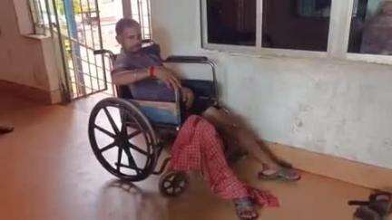 କେନ୍ଦୁଝର ସହର: ରୋଇଡ଼ା ଗ୍ରାମ ନିକଟରେ ଟ୍ରାକ୍ଟର ଚକ ଚଢ଼ିଯାଇ ୨ ଆହତ