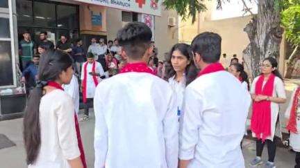 ભરૂચ: ભરૂચની કિરણ.સી.પટેલ મેડિકલ અને રિસર્ચ ઈન્સ્ટિટ્યુટમાં ગ્લીટઝ 3.0 2025નું આયોજન કરાયું.