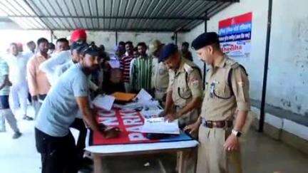 काशीपुर: यातायात पुलिस ने कोतवाली परिसर में चलाया सत्यापन अभियान