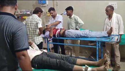 आबापुरा: डेरी बस स्टैंड पर दो बाइक की आमने-सामने भिड़ंत में दो युवकों को लगी चोट, एमजी अस्पताल में उपचार जारी