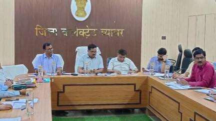 ब्यावर: ब्यावर कलेक्ट्रेट में सड़क सुरक्षा समिति की बैठक में लिए गए अहम निर्णय, सड़क सुरक्षा को लेकर जिला कलेक्टर ने दिखाई सख्ती