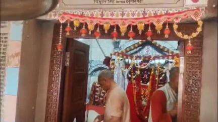 गौरीगंज: तहसील क्षेत्र में हनुमान मंदिरों पर उमड़ी भक्तों की भारी भीड़, जेष्ठ के मंगलवार को किया गया प्रसाद का वितरण