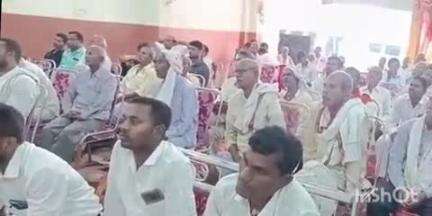 फतुहा: कच्ची दरगाह स्थित उत्सव हॉल में पर्यवेक्षकों की मौजूदगी में अरविंद यादव चुने गए फतुहा राजद के प्रखंड अध्यक्ष