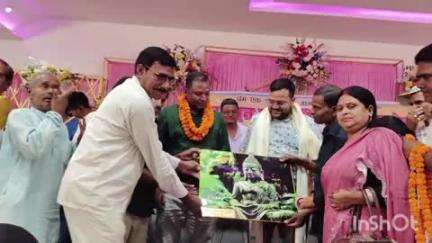 मसौढ़ी: मसौढ़ी नगर मुख्यालय के कमेटी हॉल में एसडीओ के स्थानांतरण पर लोगों ने दी विदाई