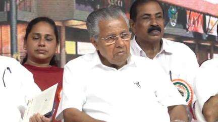 ആലുവ: നഗരത്തിലെ ഹൈടെക് മാർക്കറ്റിന്റെ ഉദ്ഘാടനം മുഖ്യമന്ത്രി പിണറായി വിജയൻ നിർവഹിച്ചു
