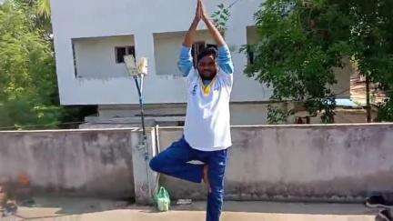 ఏలేశ్వరం నగర పంచాయతీలో ఉచిత యోగా క్లాసులు, విద్యార్థులు సద్వినియోగం చేసుకోవాలని యోగా గురువు గంగరాజు సూచన