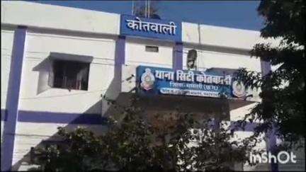 धमतरी: शहर के पंजाब नेशनल बैंक के सामने एक बाइक ने दूसरी बाइक को पीछे से मारी टक्कर, 2 व्यक्ति हुए घायल