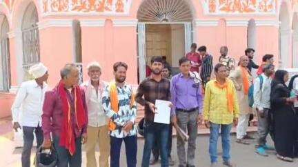 शिवपुरी नगर: तिघरा नौगांव में बिजली संकट से परेशान ग्रामीणों ने कलेक्टर को ज्ञापन सौंपा, नए ट्रांसफॉर्मर की मांग की