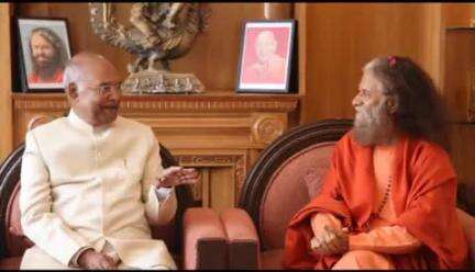 ऋषिकेश: पूर्व राष्ट्रपति रामनाथ कोविंद परमार्थ निकेतन पहुंचे, परिवार संग लिया मां गंगा का आशीर्वाद