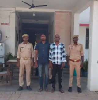 सीतापुर: नगर कोतवाली समेत विभिन्न थानेदारों ने 8 वांछित वारंटी अपराधियों को किया गिरफ्तार