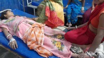 नवादा: भीकमपुर गांव में एक महिला को करंट लगा, परिवार के लोगों ने अस्पताल में लाकर कराया इलाज