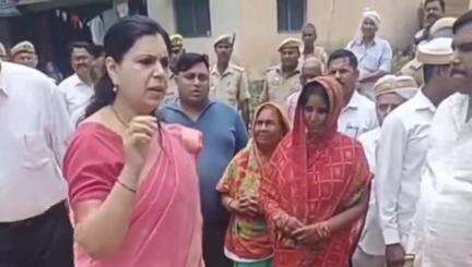 रुद्रपुर: सलेमपुर-मगहरा सड़क की बदहाली को लेकर मौके पर पहुंची डीएम, सड़क निर्माण का दिया आश्वासन