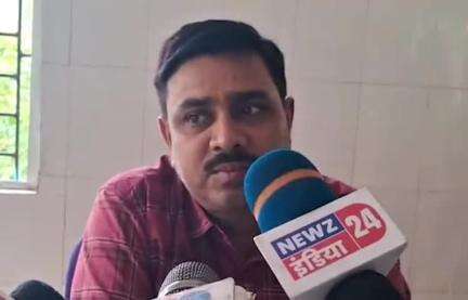 तोपचांची: गोमो जीतपुर स्वास्थ्य कल्याण केंद्र में डॉक्टर 5 दिन रहते हैं, लैब कर्मी ने दी जानकारी