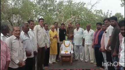 सिंगोली: रतनगढ़ में कांग्रेस कार्यकर्ताओं ने देश के प्रथम प्रधानमंत्री पंडित जवाहरलाल नेहरू की जयंती मनाई