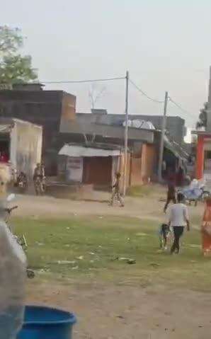 शोहरतगढ़: खुनुवा बॉर्डर से लोगों द्वारा सामान को भारत से नेपाल ले जाने का वीडियो सोशल मीडिया पर हुआ वायरल