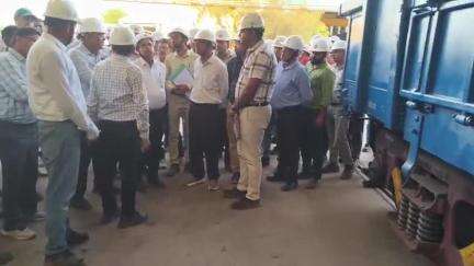 अध्यक्ष और मुख्य कार्यकारी अधिकारी , रेलवे बोर्ड श्री सतीश कुमार जी का बीकानेर दौरा । बीकानेर कार्यशाला का किया निरीक्षण