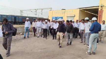 अध्यक्ष और मुख्य कार्यकारी अधिकारी , रेलवे बोर्ड श्री सतीश कुमार जी का बीकानेर दौरा । बीकानेर कार्यशाला का किया निरीक्षण