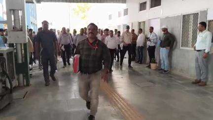 अध्यक्ष और मुख्य कार्यकारी अधिकारी , रेलवे बोर्ड श्री सतीश कुमार जी का बीकानेर दौरा । बीकानेर मंडल के लालगढ़ रेलवे स्टेशन पर चल रहे पुनर्विकास कार्यों का किया निरीक्षण