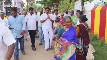 திருப்பத்தூர்: ஜலகாம்பாறை சாலை முதல் பிச்சனூர் வரை 54.70 லட்சம் ரூபாய் மதிப்பீட்டில் புதியதாக தார்சாலை அமைக்க பூமி பூஜை. எம்எல்ஏ நல்லதம்பி பங்கேற்பு