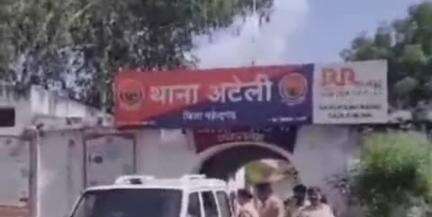अटेली: अटेली में पाइप फैक्ट्री के पास स्कूटी और बाइक की टक्कर, एक व्यक्ति गंभीर रूप से घायल