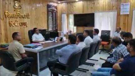 पिथौरागढ़: जिलाधिकारी की अध्यक्षता में विकसित कृषि संकल्प अभियान के तहत कैंप कार्यालय में अधिकारियों के साथ बैठक हुई संपन्न