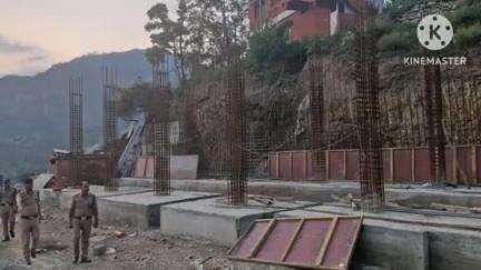 पिथौरागढ़: थाना जाजरदेवल के निर्माणाधीन भवन का पुलिस उपाधीक्षक ने किया निरीक्षण