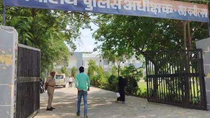 खलीलाबाद: ग्राम उतरावल निवासी ने दर्जन भर लोगों पर लगाया आरोप, कहा- राजनीतिक दबाव के कारण मेरा मुकदमा नहीं दर्ज होने दे रहे