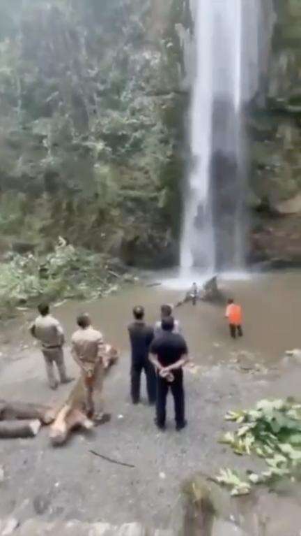 उत्तराखंड के चकराता में टाइगर फॉल के पास पेड़ गिरने से दो लोगों की हुई मौत