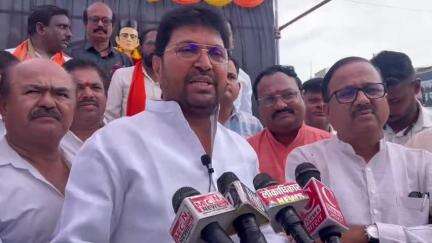 जालना: शिवसेना भाजपच्या वतीने वीर सावरकर यांना अभिवादन आमदार अर्जुन खोतकर यांची माहिती