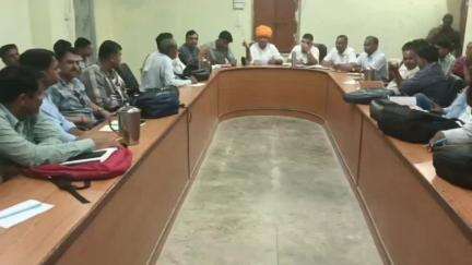 नैनवां: नैनवा पंचायत समिति सभागार में प्रधान की अध्यक्षता में सरकारी योजनाओं की समीक्षा बैठक आयोजित, दिए गए निर्देश