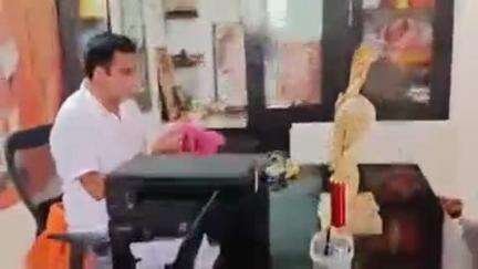 बुलंदशहर: गंगानगर स्थित आवास पर सदर विधायक ने की जनसुनवाई, अधिकारियों को समस्याओं के निस्तारण के लिए किया निर्देशित