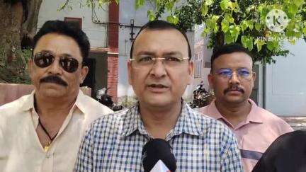 पिथौरागढ़: आदि कैलाश यात्रा में स्थानीय टैक्सी संचालकों की मनमानी को लेकर टैक्सी यूनियन ने DM को सौंपा ज्ञापन