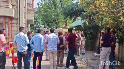रोहड़ू: शिक्षा मंत्री श्री रोहित ठाकुर ने रोहडू का दौरा किया, यहां पहुंचने पर लोगों ने किया भव्य स्वागत