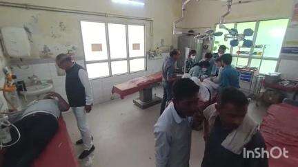 एटा: कुठिला, कीलरमऊ गांव के पास हुई दो अलग-अलग सड़क घटनाओं में दो सगे भाई सहित कुल 3 लोग घायल, मेडिकल कॉलेज में भर्ती