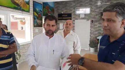भोरंज: पपलाह गांव के घनश्याम ने भरेड़ी के एक व्यापारी के खिलाफ जाति सूचक शब्द बोलने की शिकायत एसपी से की