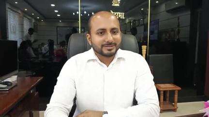 कोडरमा: कोडरमा के नए उपायुक्त ऋतुराज ने निवर्तमान डीसी मेधा भारद्वाज से पदभार ग्रहण किया
