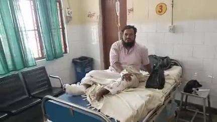 खलीलाबाद: सहजनवां रेलवे स्टेशन प्लेटफार्म पर ट्रेन में चढ़ते समय 35 वर्षीय व्यक्ति गिरकर घायल, दाहिना पैर फैक्चर, इलाज जारी
