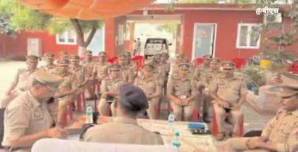 खेरागढ़: खैरागढ़ थाने में सर्कल के थाना प्रभारी और दरोगाओं के साथ ACP ने की बैठक