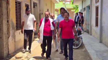 नौगढ़: नगर पालिका सिद्धार्थनगर के अध्यक्ष ने वार्ड सिविल लाइन में सभासद के साथ निरीक्षण कर साफ-सफाई के लिए दिए निर्देश