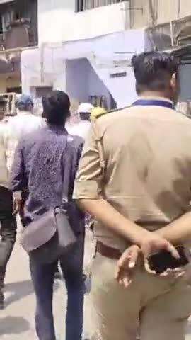 कानपुर: बिजली विभाग द्वारा छापेमारी के दौरान चमनगंज में पकड़े गए डुप्लीकेट मीटर, मामले में दी गई थाने में तहरीर
