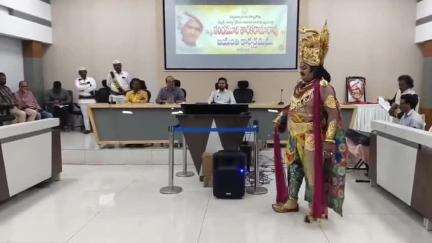 కాకినాడ జిల్లా యంత్రాంగం ఆధ్వర్యంలో కలెక్టరేట్ లోని ఎన్టీఆర్ జయంతి వేడుకలు