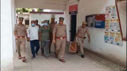 हरदोई: शहर पुलिस ने दो अभियुक्तों को ₹36 लाख 62 हजार और 965.51 ग्राम आभूषण के साथ गिरफ्तार किया