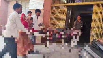 एटा: गांव सफेदपुर में घर के बाहर खून से लथपथ मिला व्यक्ति, परिजनों में मचा हड़कंप, मौके पर पहुंची पुलिस ने कराया MC में भर्ती