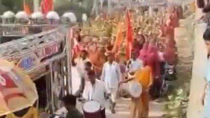 गंगरार: बुढ़ गांव में चल रहे धार्मिक महोत्सव के तहत आज भव्य कलश एवं शोभायात्रा का आयोजन किया गया