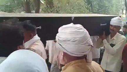 सगड़ी: देवारा इस्माइलपुर गांव पहुंचा सीआरपीएफ जवान का पार्थिव शव, अंतिम दर्शन के लिए उमड़ा लोगों का जन सैलाब