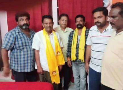 తిరువూరులో టీడీపీ తీర్థం పుచ్చుకున్న 19 వ వార్డు వైసీపీ కౌన్సిలర్ పరస సత్యనారాయణ