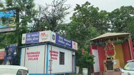 નાંદોદ: SOU બસ બે પાર્કીંગ પાસે કચરો નાખવા બાબતે સ્ટીલના સ્ટેન્ડથી હુમલો કરી બીજા પહોંચાડતા સલામતી પોલીસ સ્ટેશનમાં ફરિયાદ