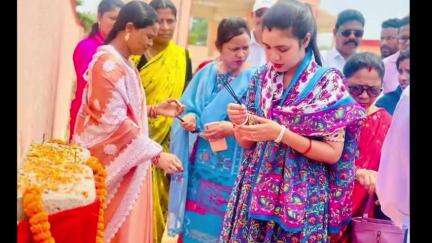 ପଦ୍ମପୁର: ରଜାପଡା ରେ ନବ ନିର୍ମିତ ଶ୍ମଶାନ ଘାଟ ର ଶୁଭ ଉଦ୍ଘାଟନ କଲେ ପଦ୍ମପୁର ବିଧାୟିକା ଶ୍ରୀମତି ବର୍ଷା ସିଂ ବରିହା