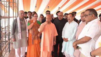 योगी ने जनपद में 30 तारीख को होने वाले प्रधानमंत्री के प्रस्तावित कार्यक्रम को देखते हुए जनसभा स्थल का किया निरीक्षण